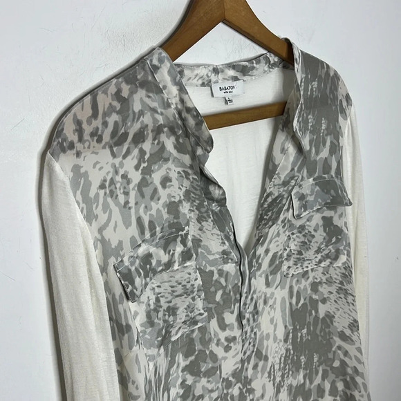 BABATON Aritzia Animal Print Silk Cotton Blend Long Sleeve V Neck Blouse - Picture 3 of 9